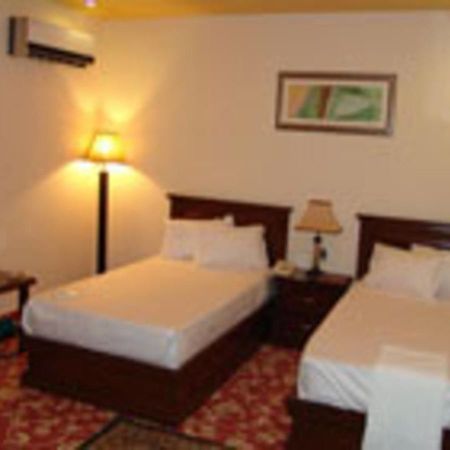 Rajone Hotel Faisalabad Luaran gambar