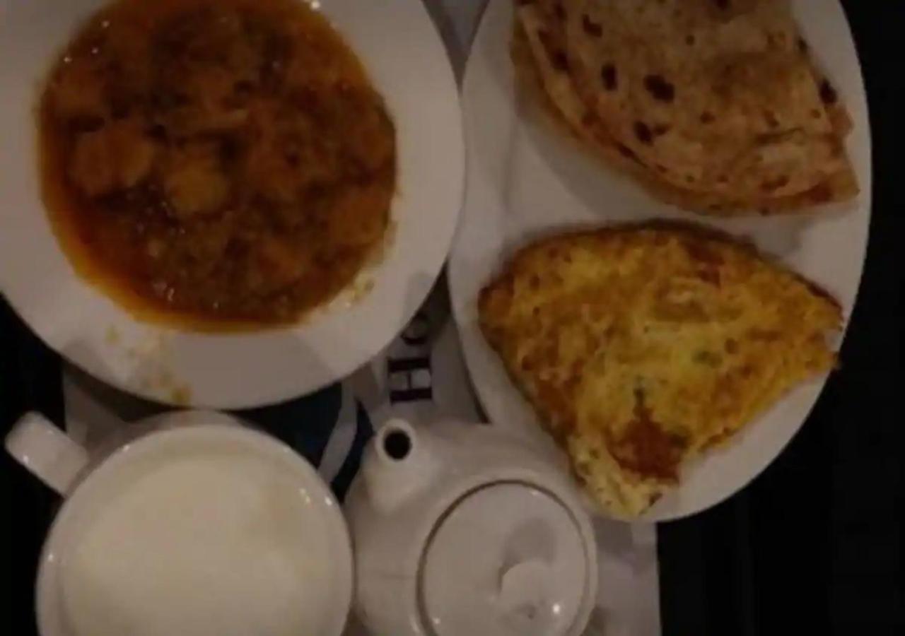 Rajone Hotel Faisalabad Luaran gambar